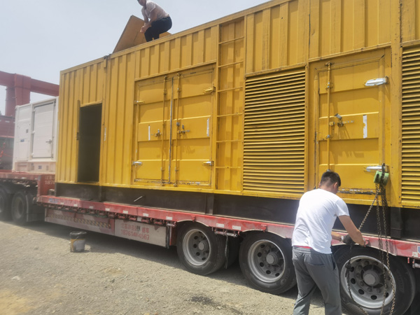 靖远除了负载情况和发动机维护，还有哪些因素会影响 200kw 柴油发电机的油耗？