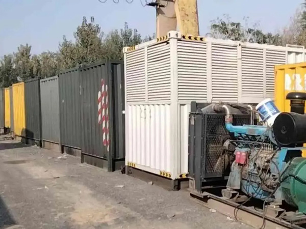 靖远200KW柴油发电机机组每小时油耗是多少？